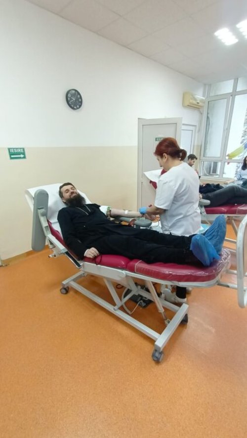 Preoți clujeni au donat sânge Poza 280845