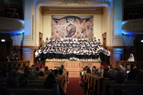 Concertul de colinde „Răsăritul cel de Sus” la Palatul Patriarhiei Poza 281078