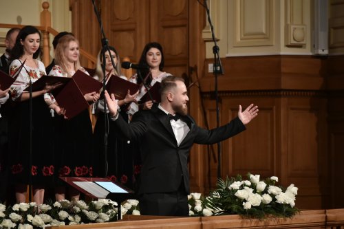 Concertul de colinde „Răsăritul cel de Sus” la Palatul Patriarhiei Poza 281085