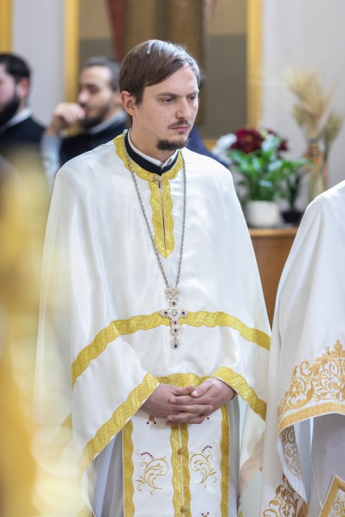 Tânăr monah din Administrația Patriarhală hirotonit întru ierodiacon Poza 281019