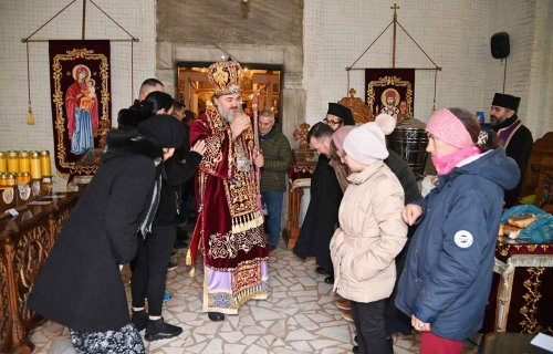 Popas de rugăciune la Mănăstirea Comana din județul Giurgiu Poza 281274