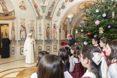 Primii colindători la Reședința Patriarhală din București Poza 281309