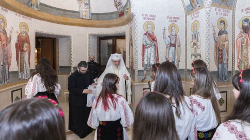 Primii colindători la Reședința Patriarhală din București Poza 281348