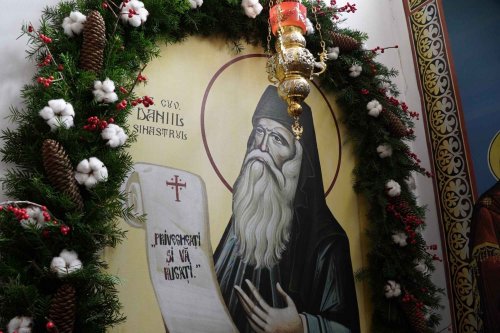 Cuviosul Daniil Sihastrul pomenit la biserica sa de la Dunăre  Poza 281289