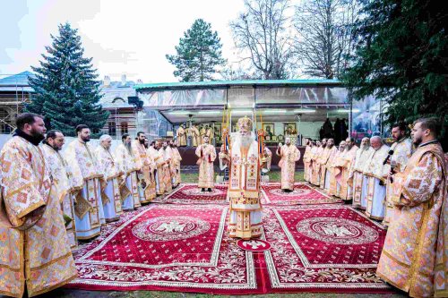 Slujire arhierească la catedrala din Suceava Poza 281220