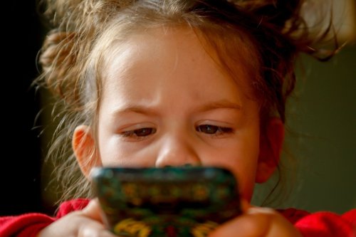 Spaniolii vor interzicerea telefoanelor în școli Poza 281206