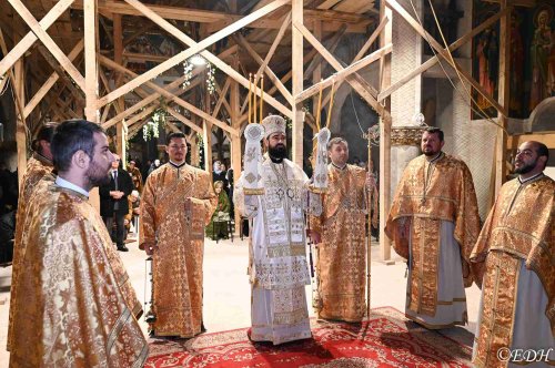 Liturghie arhierească la Catedrala Episcopală din Deva Poza 281394