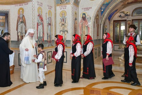 Noi cete de colindători primite de Patriarhul României Poza 281503