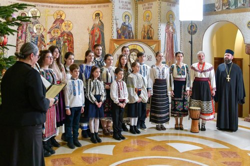 Noi cete de colindători primite de Patriarhul României Poza 281533