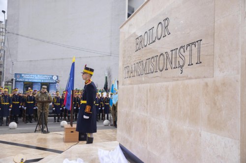 Monument dedicat eroilor transmisioniști inaugurat în București Poza 281657