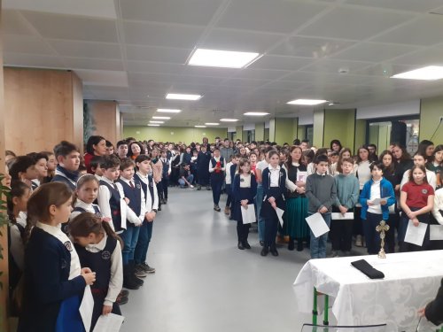 Binecuvântare arhierească și daruri pentru elevi la Colegiul Ortodox din Cluj-Napoca Poza 281832