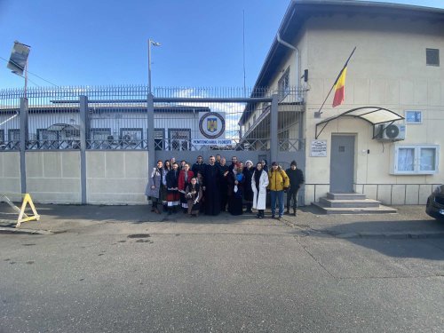 Colinde în penitenciarele din Ploiești și Târgșor Poza 281861