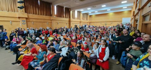 „Crăciunul - sărbătoarea bucuriei” la Colegiul „Tudor Vladimirescu” din București Poza 281849