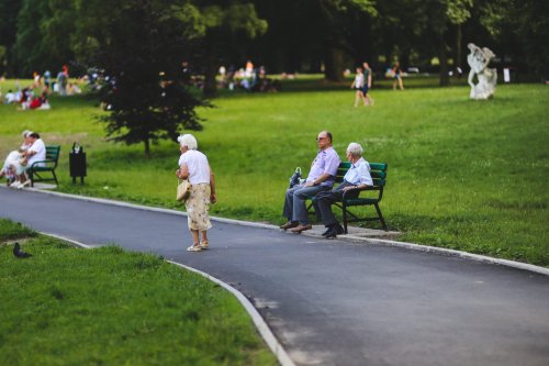 Iubirea și grija pentru bătrâni, expresie a valorilor creștine Poza 281862