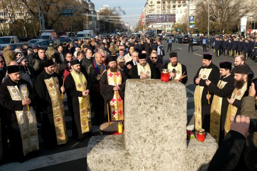 Popasuri de pomenire a eroilor Revoluției în Capitală Poza 281933