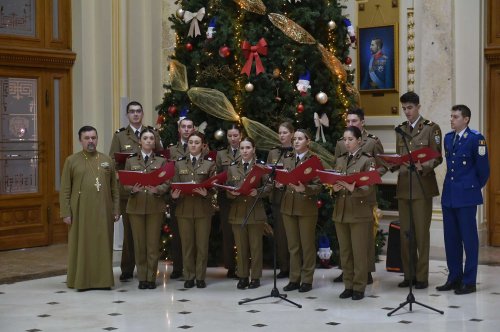 Studenți militari din București au colindat la Palatul Patriarhiei Poza 282034