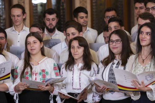 Ultimii colindători la Patriarhul României Poza 282097