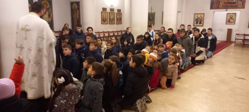 Copiii din parohia bucureșteană Gherghiceanu s‑au pregătit de Crăciun Poza 282148