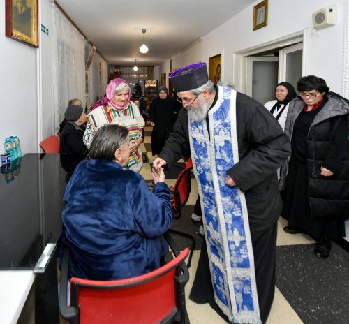 Daruri pentru bătrânii asistați la Mănăstirea Pasărea Poza 282180