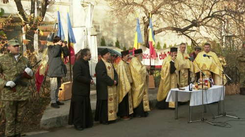 Slujbe de pomenire în Capitală pentru eroii Revoluției române Poza 282191