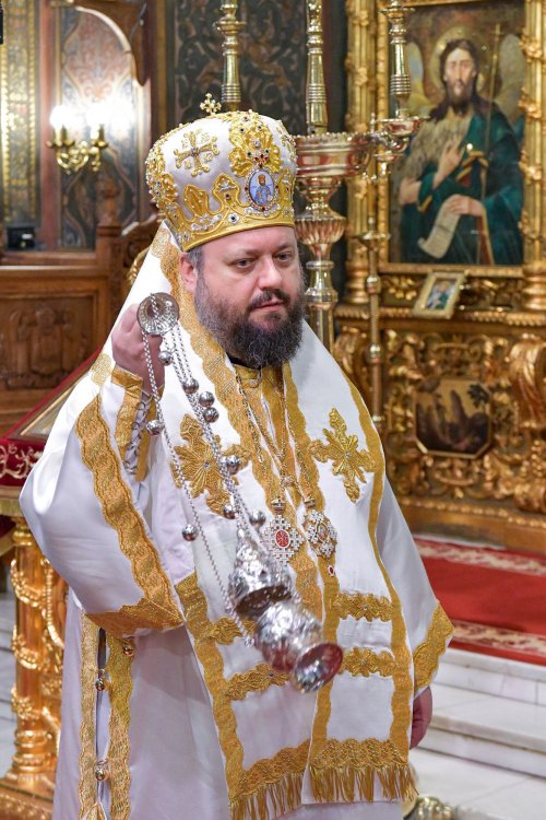 Praznic luminos la Catedrala Patriarhală din București Poza 282404