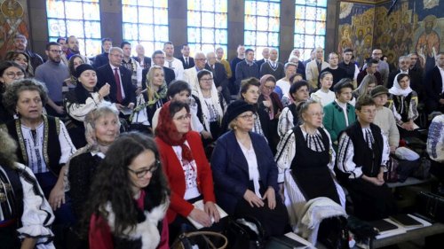 Mulțimi de credincioși au sărbătorit Nașterea Domnului la Sibiu Poza 282488