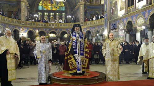 Mulțimi de credincioși au sărbătorit Nașterea Domnului la Sibiu Poza 282493