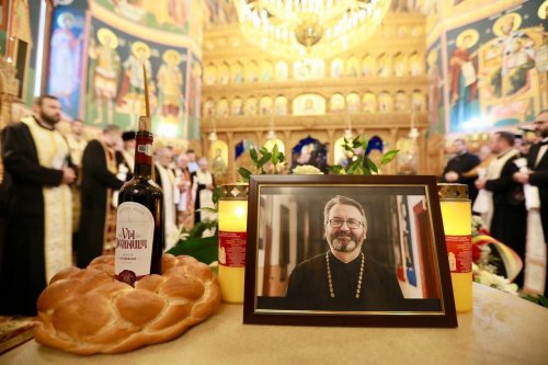 Părintele profesor Daniel Buda a fost înmormântat în cimitirul Mănăstirii Rohia Poza 282670