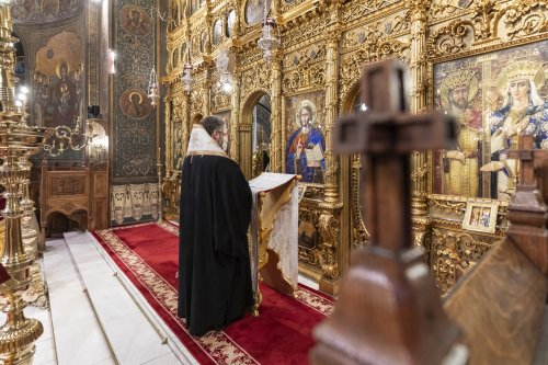 Slujba din noaptea trecerii dintre ani la Catedrala Patriarhală Poza 282722