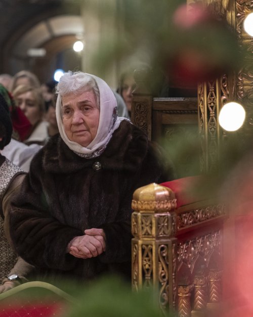 Slujba din noaptea trecerii dintre ani la Catedrala Patriarhală Poza 282724
