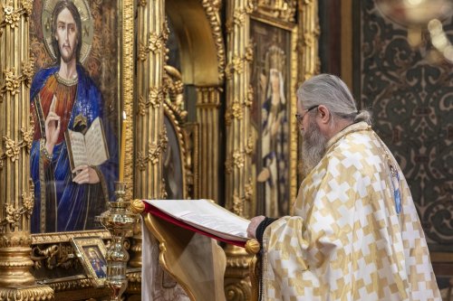 Slujba din noaptea trecerii dintre ani la Catedrala Patriarhală Poza 282725