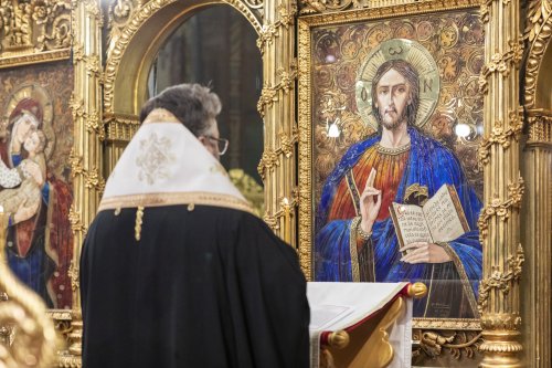 Slujba din noaptea trecerii dintre ani la Catedrala Patriarhală Poza 282735