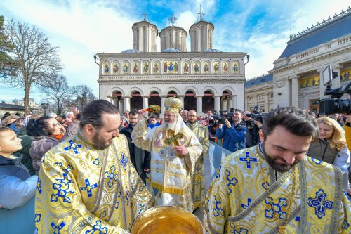 Sărbătoarea Botezului Domnului la Catedrala Patriarhală din București Poza 283237