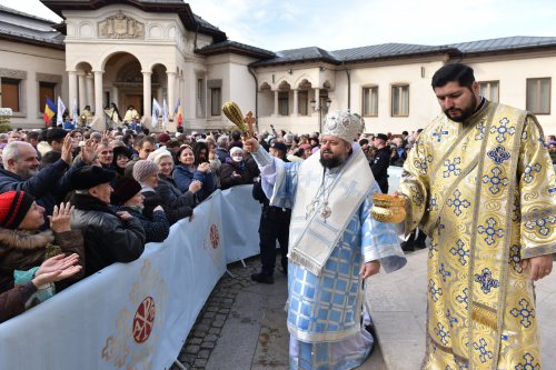 Sărbătoarea Botezului Domnului la Catedrala Patriarhală din București Poza 283261