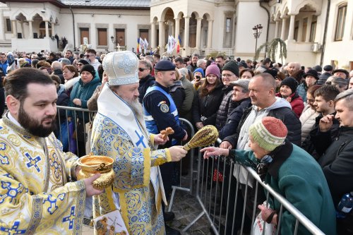 Sărbătoarea Botezului Domnului la Catedrala Patriarhală din București Poza 283263