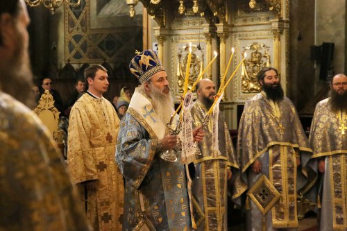 Mitropolitul Moldovei și Bucovinei a săvârșit Sfințirea cea Mare a apei Poza 283363