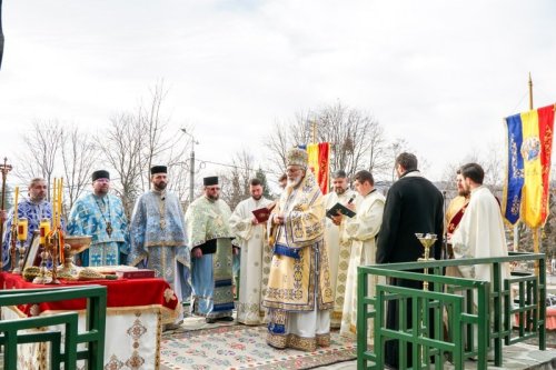 Sfințirea apei de Botezul Domnului în eparhii din Muntenia și Dobrogea Poza 283465