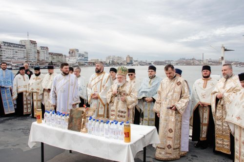 Sfințirea apei de Botezul Domnului în eparhii din Muntenia și Dobrogea Poza 283468