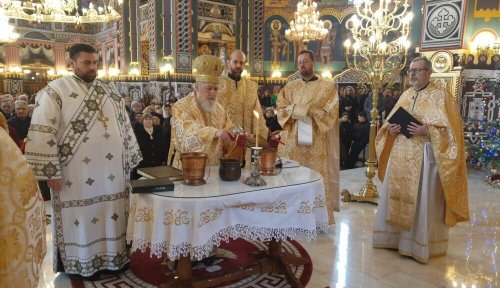 Slujba Aghesmei Mari la Catedrala Arhiepiscopală din Arad Poza 283444