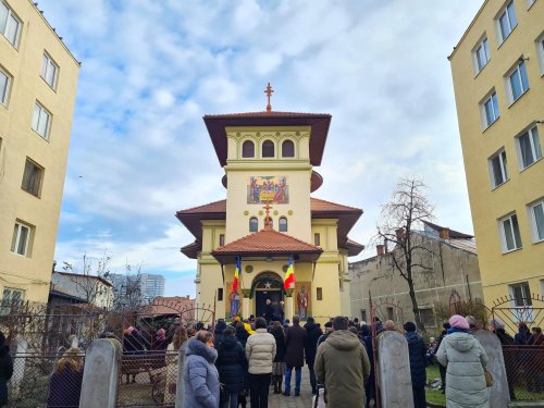 Slujire arhierească în Parohia „Sfântul Nicolae” din Cluj‑Napoca Poza 283413