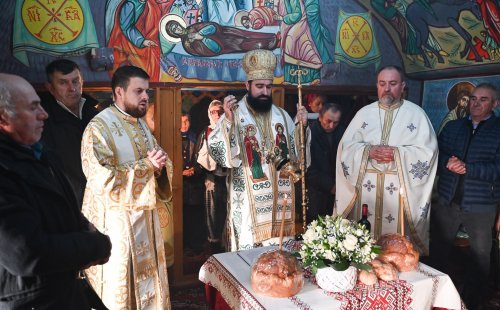Slujirile ierarhilor hunedoreni la pomenirea Soborului Sfântului Proroc Ioan Botezătorul Poza 283506