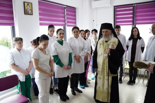 Binecuvântare și rugăciune la un centru medical din Galați Poza 283680