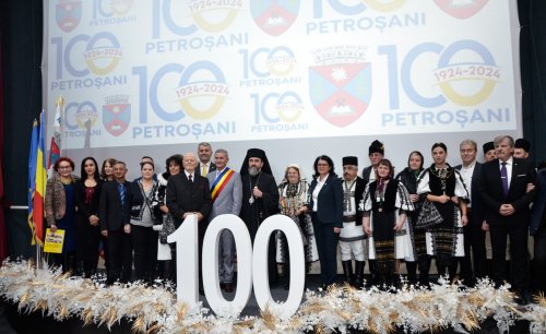 Sărbătoare la Petroşani cu prilejul centenarului municipiului Poza 284159