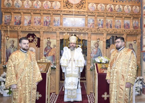 Hram la Biserica „Sfântul Cuvios Antonie cel Mare” din Hunedoara Poza 284286