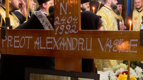 Preotul Vasile Alexandru (1992-2024) - slujitor tânăr, vrednic și harnic al parohiei Poza 284434