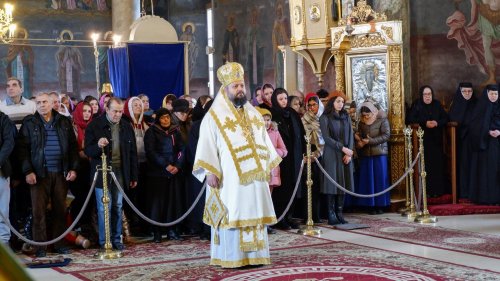 Rugăciune și slujire la mănăstirea ilfoveană Pasărea Poza 284463