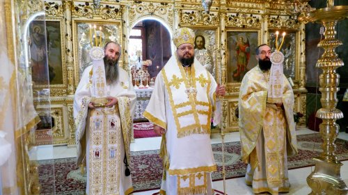Rugăciune și slujire la mănăstirea ilfoveană Pasărea Poza 284465