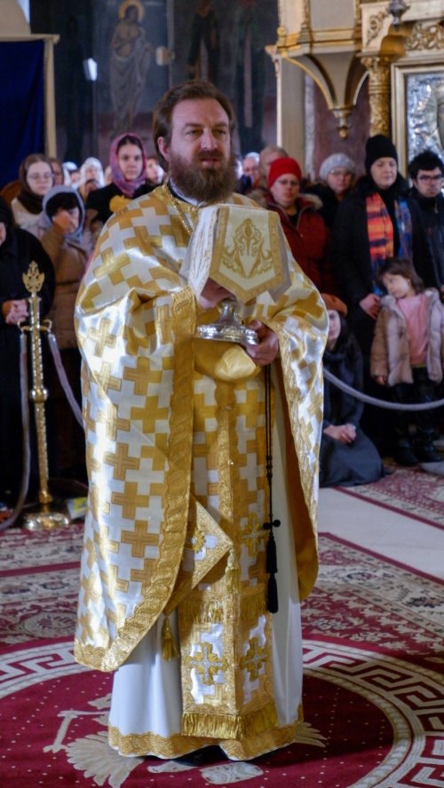 Rugăciune și slujire la mănăstirea ilfoveană Pasărea Poza 284467