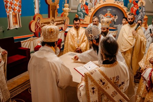 Sfințirea unei noi biserici românești din Spania Poza 284570