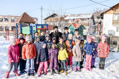Daruri de la Brașov pentru copiii de la Valea Plopului Poza 284609
